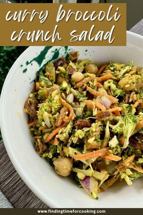 Tahini Curry Broccoli Crunch Salad | This super healthy curry broccoli salad is a flavorful, crunchy delight...an easy & healthy vegetarian main dish or side dish that packed with nutrients & fiber. Delicious vegan recipe, whether main dish or side. Easy healthy recipe & makes great leftovers! #vegetarian #vegan #healthyrecipe Winter Vegetarian Recipes, Winter Appetizers, Weeknight Dinner Recipes Easy, Vegetarian Main Dishes, Weeknight Dinner Recipe, Easy Salad Recipes, Dinner Salads, Chicken Salad Recipes, Healthy Vegetarian