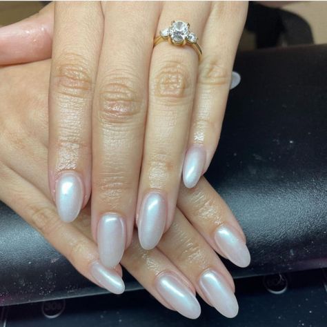 35 Hailey Bieber Pearl Nails : Minimalist Pearl Nails Bailey Bieber Glazed Donut Nails, Nail Art Hailey Bieber, Pearl Sparkle Nails, Halie Bieber Nails Chrome, Haley Bieber Nails Pearl, Chrome Nails Short Square, Chrome Sparkle Nails, Perle Nails, Hailey Bieber Nails Pearl