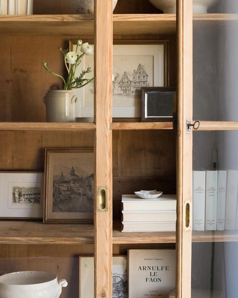 Elsie Green (@elsie_green) • Instagram photos and videos Glass Cabinet Kitchen Decor, Sliding Door Cabinet, Earthy Kitchen, Pine Cabinet, Glass Cupboard, Cabinet Glass Doors, Oak House, Paneled Doors, Upper Cabinet