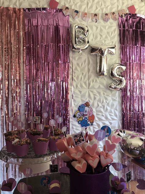 Bts Party Ideas Decoration, Bts Themed Birthday Party, Bts Birthday Party Ideas, Kpop Birthday Party Ideas, Birthday Decorations Diy, Bts Party, Party Party Yeah, Harry Styles Hands, Bts Birthday