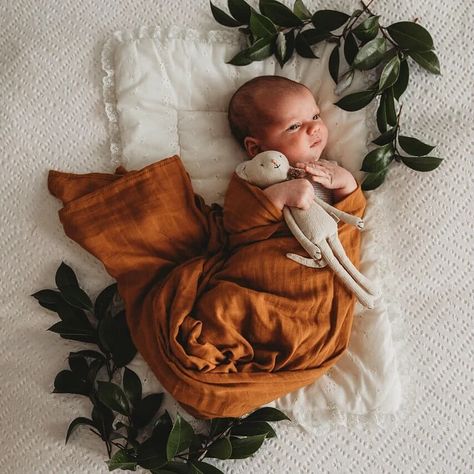 B R E A N Baby Essentials on Instagram: “Sedona love ❤️ We love it as much as you do. Reminds us to the unforgettable sunsets at BREAN . Are you a sunset 🌅 or a sunrise 🌄…” Blanket Comforter, Newborn Baby Photoshoot, Muslin Wraps, Newborn Baby Photos, Foto Baby, Baby Wrap, Newborn Shoot, Muslin Baby, Newborn Baby Photography