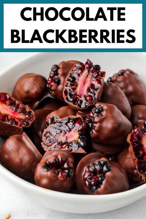 These chocolate blackberries are a deliciously sweet, easy, healthy dessert, perfect for spring and summer. Bonus? These high fiber berries make this a better blood sugar balancing treat! Berries Dessert Healthy, Chocolate Covered Blackberries, Gluten Free Blackberry Recipes, Chocolate Berry Dessert, Healthy Blackberry Recipes, Berry Recipes Healthy, Blackberries Recipes, Homestead Meals, Black Raspberry Recipes