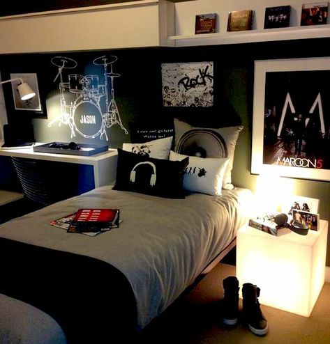 Fortnite Bedroom Ideas, Bedroom Design Diy, Boys Bedroom Ideas, Teenage Boy Room, Cool Room Designs, Boys Bedroom Makeover, Boy Bedroom Design, Bedroom Deco, Old Room