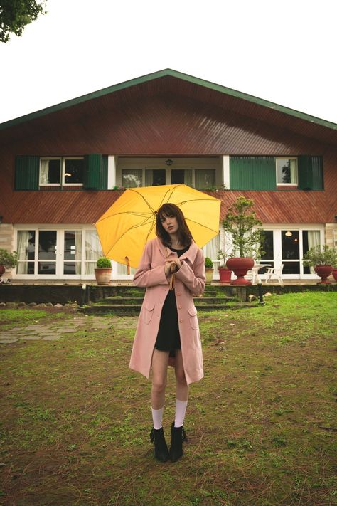 Poses Umbrella, Photo Reference Poses, Long Pink Coat, Holding Umbrella, Umbrella Illustration, Umbrella Photography, Beauty And The Beat, Yellow Umbrella, Disney Beauty And The Beast