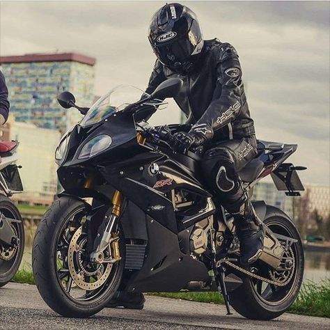 S1k Via :@kenazrider #S1000RR#S1K#chairellbikes4life#BMW Biker Photos, Motorcycle Guy, Bike Aesthetic, Motorcycle Aesthetic, Biker Aesthetic, Bike Photoshoot, Motorcycle Culture, Motorcycle Men, Pretty Bike