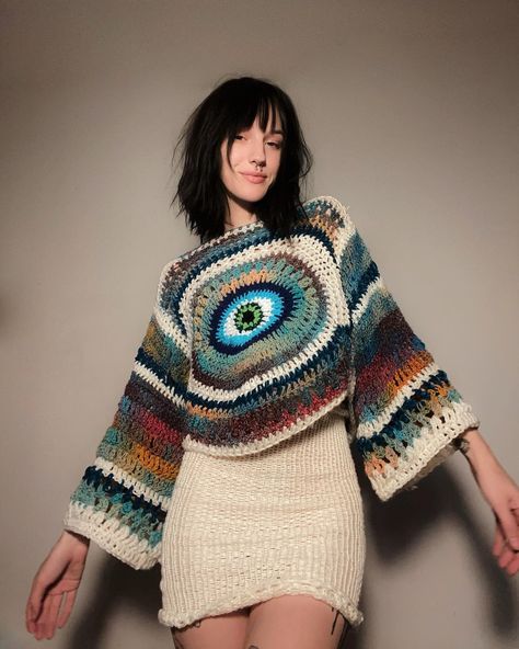 Evil Eye Sweater, Hippy Grunge, Crochet Evil Eye, Eye Sweater, Things Quotes, Crochet Owls, Crochet Pokemon, Crochet Eyes, Crochet Jumper