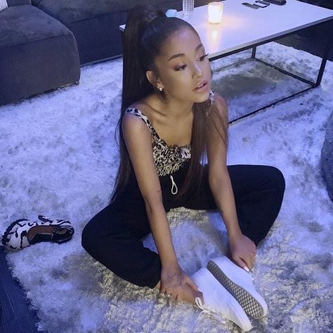 Honeymoon Avenue, Leopard Tank, Ariana Grande Outfits, Ariana Grande Fans, Ariana Grande Cute, Ariana Grande Style, Ariana Grande Wallpaper, Ariana Grande Photos, Ariana Grande Pictures