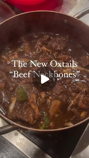 BLACK FOODIE FINDER ® on Instagram: "Oxtail has become extremely popular BUT does anybody know anything about Neck-bones? 👀 ⁣ Does your family eat Neck-Bones?🤔  Classic Sunday Dinner: Neck-bones, White Rice, Sweet Buttered Corn and Jiffy Cornbread. 😋⁣ ⁣ (via @bishophez )⁣ ⁣ ⁣ #BlackFoodieFinder⁣ ⁣ —————————————————————⁣ 𝗙𝗼𝗹𝗹𝗼𝘄 @𝗯𝗹𝗮𝗰𝗸𝗳𝗼𝗼𝗱𝗶𝗲𝗳𝗶𝗻𝗱𝗲𝗿 & 𝗱𝗼𝘄𝗻𝗹𝗼𝗮𝗱 𝗼𝘂𝗿 𝗮𝗽𝗽 𝗳𝗼𝗿 𝗯𝗹𝗮𝗰𝗸 𝗲𝗮𝘁𝗲𝗿𝘆, 𝗰𝗵𝗲𝗳𝘀, 𝗿𝗲𝗰𝗶𝗽𝗲𝘀 & 𝗺𝗼𝗿𝗲. ⁣#𝗕𝗙𝗙📍⁣ —————————————————————⁣ 𝘍𝘰𝘳 𝘧𝘦𝘢𝘵𝘶𝘳𝘦𝘥 𝘴𝘶𝘣𝘮𝘪𝘴𝘴𝘪𝘰𝘯𝘴 & 𝘭𝘪𝘴𝘵𝘪𝘯𝘨, 𝘱𝘭𝘦𝘢𝘴𝘦 𝘴𝘦𝘦 𝘰𝘶𝘳 𝘸𝘦𝘣𝘴𝘪𝘵𝘦.⁣ ===============================⁣ 𝘍𝘪𝘯𝘥 𝘤𝘩𝘦𝘧𝘴 𝘧𝘰𝘳 𝘩𝘪𝘳𝘦 𝘢𝘵 𝘽𝙡𝙖𝙘𝙠𝘾𝙝𝙚𝙛.𝙘𝙤𝙢⁣ ===============================⁣ ⁣ ⁣ ⁣ ⁣ ⁣ ⁣ ⁣ ⁣ ⁣ ⁣ (#blackfoodie #blackfood Pork Neck Bones Recipe Soul Food, Beef Neck Bones Recipe Soul Food, Neckbones In Crockpot, Neckbone Recipes Southern Style, Beef Neckbones Recipe, Neck Bones Recipe Soul Food, Baked Neck Bones Recipe, Neckbone Recipe, Beef Neck Bones Recipe