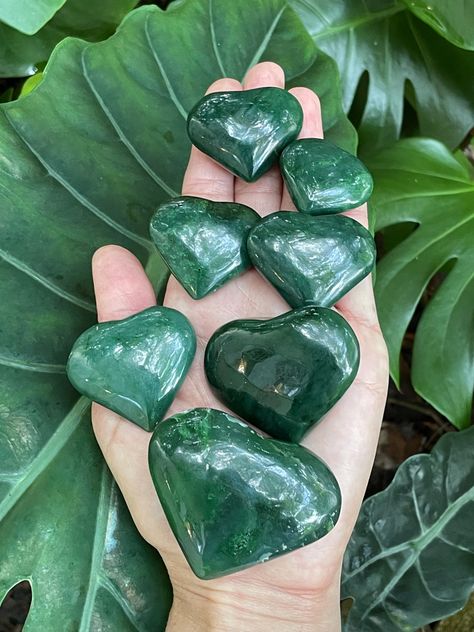 Green Jade Aesthetic, Jade Astethic, Jade Gemstone Aesthetic, Jade Core Aesthetic, Jade Crystal Aesthetic, Jade Stone Aesthetic, Green Aesthetic Crystal, Green Jade Stone Aesthetic, Dark Green Crystal Aesthetic