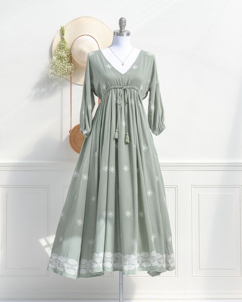 Perfect for your summer occasions from casual garden weddings, weekend trips to the farmer's market, or just to feel feminine and sophisticated in an instant! The bohemian-inspired Cyprus Hill maxi in olive green ✨ Selling fast during our Spring buy one get one for 40% off! 🏷️ Feminine and French style dresses, Cottagecore dresses and clothing, Cute dresses for spring, Olive green maxi dresses, French girl romantic style #amantine #vintagestyle #femininestyle #cottagecore #springfashion Green Maxi Dresses, French Style Dresses, Lace Designs On Suits, Dresses Cottagecore, Cottagecore Dresses, Long Frock Designs, Easy Dress Sewing Patterns, Olive Green Dress, Dresses For Spring