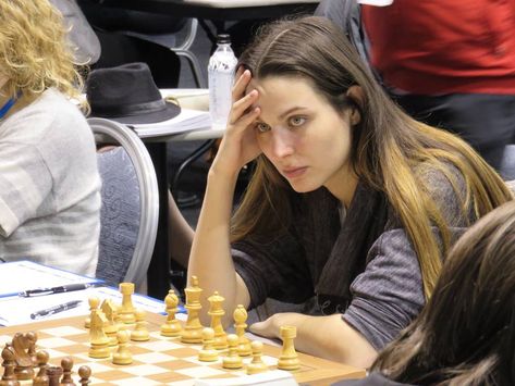 Top 50 Most Beautiful Female Chess Players In The World Good Jawline, Chess Quotes, Playing Chess, Chess Queen, Chess Players, Fair Skin Tone, Human Poses, Blog Inspiration, The Grandmaster