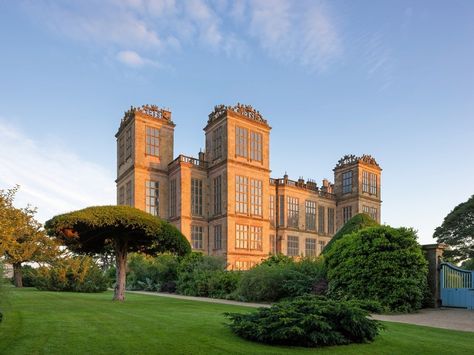 Hardwick Hall, Lyme Park, Interior Design History, English Houses, English Architecture, Farmhouse Holiday, Stately Home, British Isles, Holiday Cottage