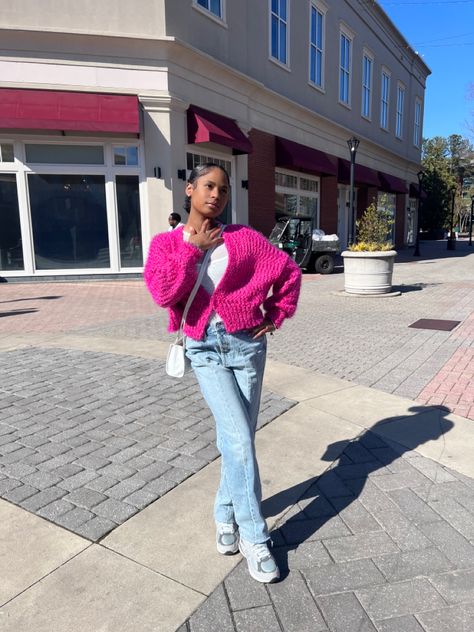 Hot Pink Sweater Outfit, Pink Sweater Outfit, Outfits Hot, Sweaters Outfit, Pink Sweaters, Hot Pink Sweater, Hot Coco, Sweater Outfit, Teenage Fashion Outfits