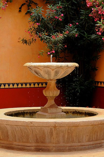 Hacienda Fountain, Galindo, Queretaro, Mexico.  Photo:  Sigfrid Lopez via Flickr. Hacienda Fountain, Mexican Fountain, Mexican Gardens, Desert Inspired Decor, Interior Design Mediterranean, Bale Dance, Hacienda Decor, Southwest Living, Castle Floor Plan