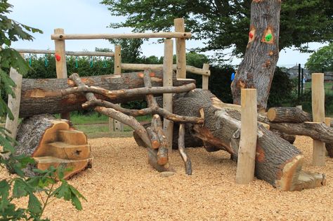 Log Natural Climbing Playground Climbing Playground, Natural Outdoor Playground, Interactive Playground, Backyard Treehouse, Natural Play Spaces, Outdoor Play Space, Outdoor Play Spaces, Play Garden, Outdoor Play Areas