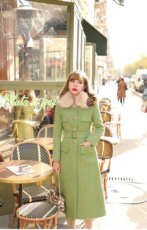 Women's Winter Coat, Expensive Dresses, Retro Coat, Court Dresses, Style Coat, Green Coat, 1960s Fashion, Coat Outfits, Rose Dress