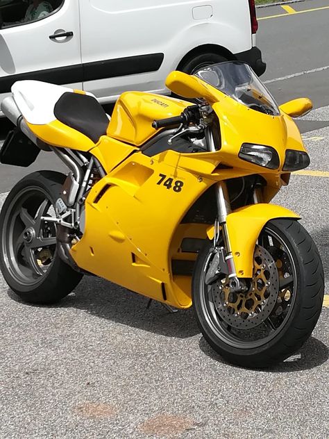 Ducati 748 Ducati Motorbike, Ducati Superbike, Ducati 748, Initial D Car, Ducati 916, Motor Klasik, Metal Horse, Ducati Motorcycles, Moto Bike