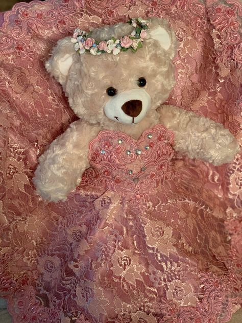 Pink Quinceanera Theme Flowers, Quince Decorations Pink Flowers, Quinceanera Shoes Pink, Quince Bear Dress, Pink Quince Crown Big, Quinceanera Bear Pink, Chambalans Outfits Quince Pink, Quince Teddy Bear Pink, Pink Fairy Quinceanera Theme