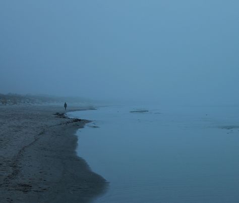 Beach At Blue Hour, Blue Hour Landscape, Blue Hour Ocean, Blue Nature Aesthetic, Blue Hour Beach, Blue Hour Aesthetic, Blue Scenery, Blue Vibe, Blue Soul