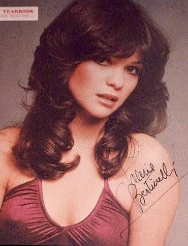 one day at a time images | So one day, I asked my mom for some money and I rode the bus into town ... 1970s Haircuts Women, 80s Female Hairstyles, Late 70s Hair, 80s Hairstyles Women, Valerie Bertinelli Hairstyles, 80s Womens Hair, Short 70s Hair, 1980 Hair, Valerie Bertinelli Young