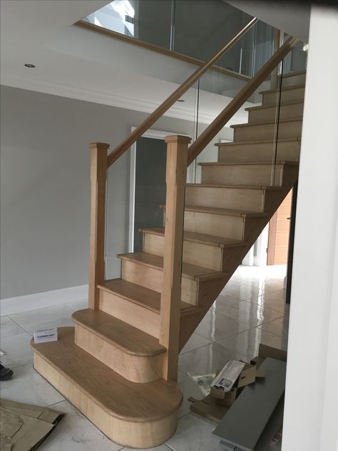 Hemlock and Glass Staircase Staircase Spindles, Staircase Layout, Staircase Manufacturers, Glass Railing Stairs, Wood Stair Treads, Tiled Staircase, Luxury Staircase, Timber Stair, Timber Staircase