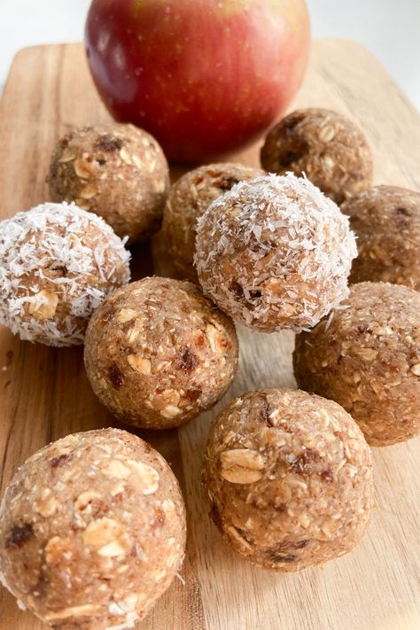 Apple Pie Bliss Balls Applesauce Energy Balls, Apple Blw Recipes, Toddler Apple Recipes, Toddler Energy Balls, Apple Balls, Blw Meals, Tiny Bellies, Healthy Toddler Breakfast, Baby Recipe