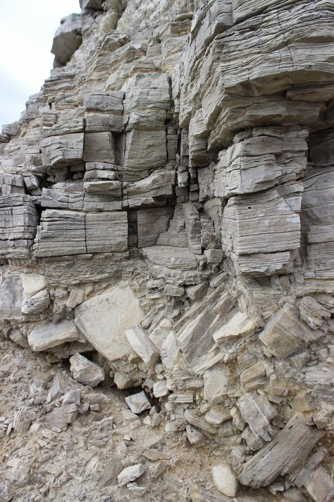 Faux Rock Walls, Mountain Texture, Alien Theories, Mountain Rock, Dorset Coast, Dorset England, Rock Textures, Model Train Scenery, Ancient Buildings