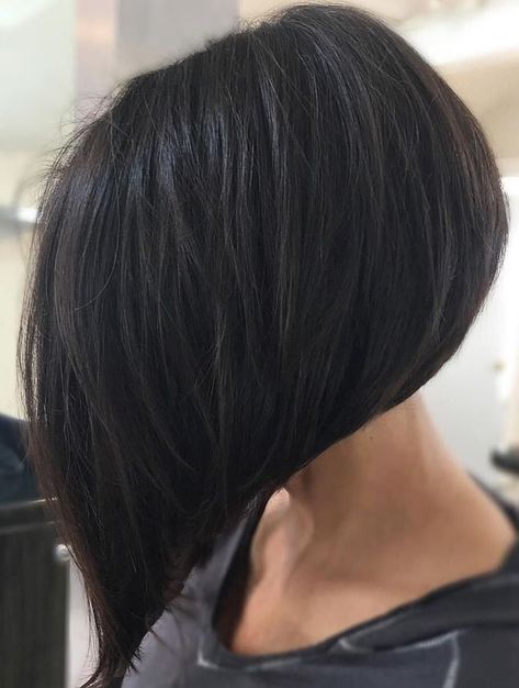 Coupe au carré Sharp Angled Bob, Line Bob, Medium Shaggy Hairstyles, Long Sleek Hair, A Line Haircut, A Line Bob, Line Bob Haircut, Haircuts For Thick Hair, Medium Shag Haircuts