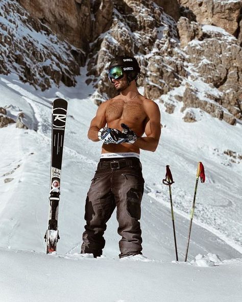 Mens Snow Fashion, Ski Outfit Men, Apres Ski Men, Sports Shoot, Honeymoon Vibes, Apres Ski Outfits, Skiing Aesthetic, Snow Photos, Ski Aesthetic