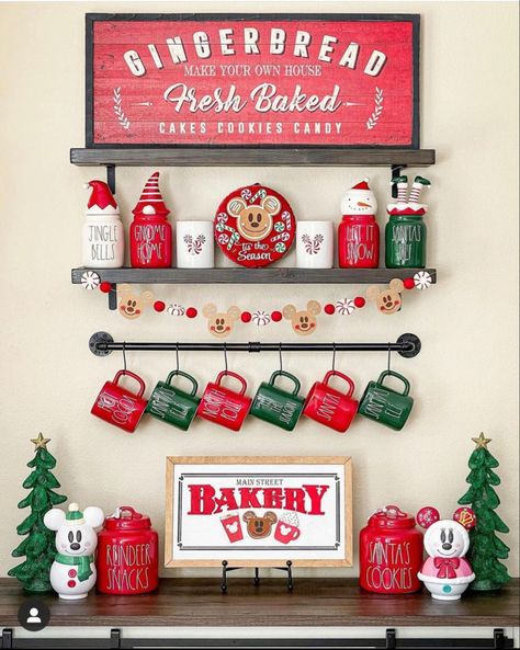 Disney Christmas Decor, Disney At Home, Disney Christmas Decorations, Tray Decor Christmas, Gingerbread Christmas Decor, Christmas Apartment, Christmas Fireplace Decor, Christmas Hot Chocolate, Disney Home Decor