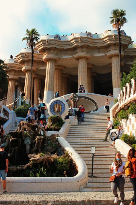 Barcelona Story Instagram, Spain Moodboard, Spain Honeymoon, Parc Guell, France Itinerary, Spain Photography, Park Güell, Barcelona City, Lush Garden