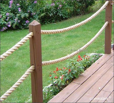 Manila Rope, Small Front Yard, Flowers Growing, Casa Country, Lan Can, Deck Plans, Diy Deck, Pergola Plans, Deck Railings