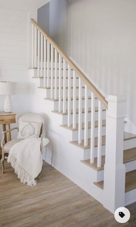 White Staircase, Stair Banister, White Stairs, Staircase Railing Design, Staircase Handrail, House Staircase, Stair Railing Design, Staircase Remodel, Staircase Makeover