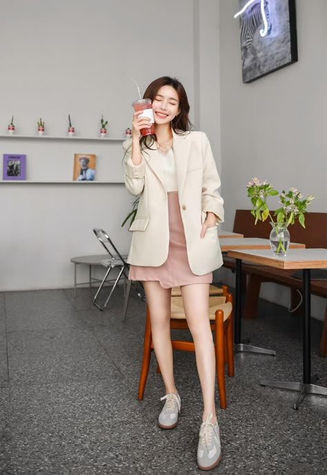 Girlie Outfits Korean, Korean Girl Office Outfit, Simple Corporate Attire For Women, Korean Office Style Work Outfits, Korean Corporate Attire, Korean Business Fashion, Korean Office Fashion, Bussines Casual Woman, Corporate Attire Women