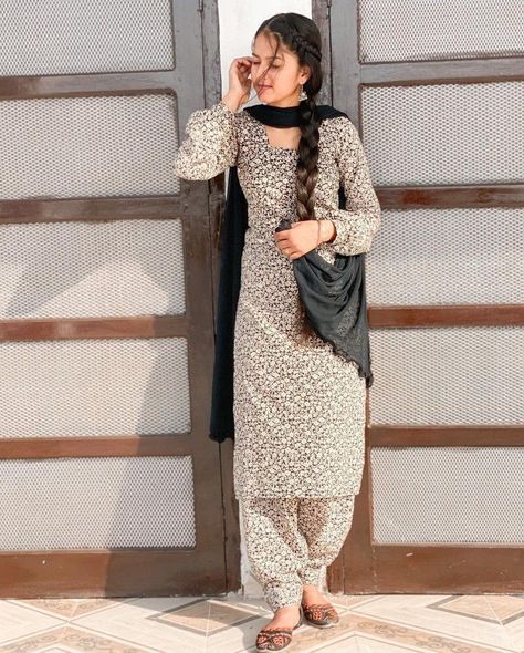 I Notice Everything, Notice Everything, Punjabi Suit, Trust Me, Pattern