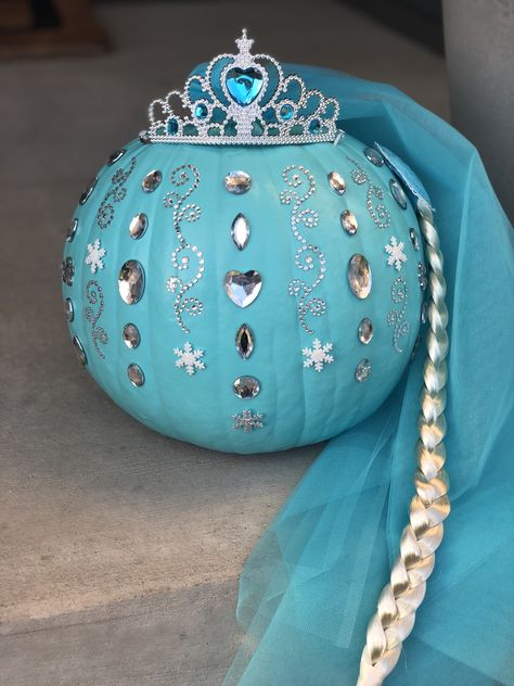 Elsa Pumpkin Painting, Elsa Pumpkin, Pumpkin Painting, Frozen Elsa, Elsa Frozen, Pumpkin Carving, Christmas Bulbs, Frozen, Carving