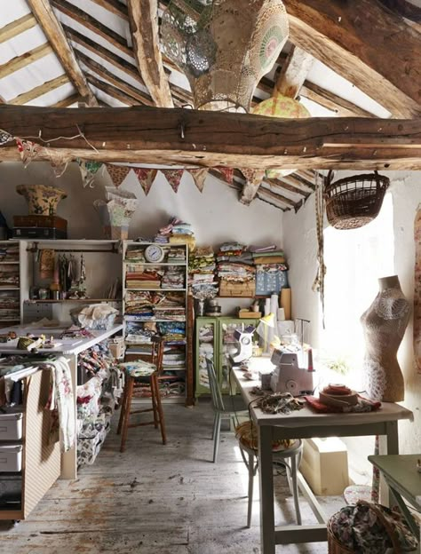 Art Studio Space, Sewing Spaces, Studio Inspiration, Country Living Magazine, Dream Studio, Sewing Rooms, Sewing Studio, Craft Studio, Studio Space