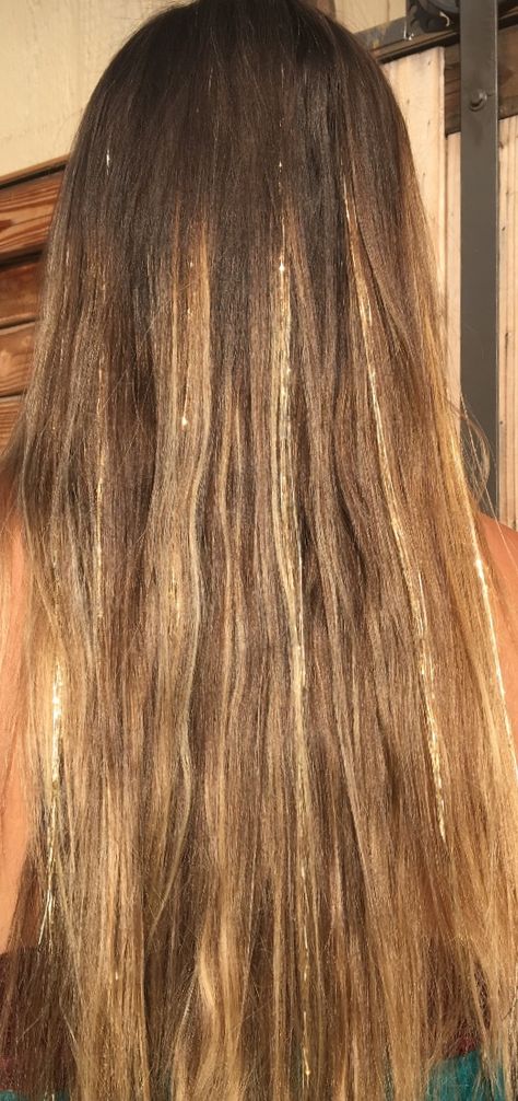 Sparkle Extensions Hair, Bronze Hair Tinsel, Hair Tinsel Light Brown Hair, Hair With Glitter Strands, Gold Tinsel In Brown Hair, Hair Sparkles Strands, Gold Hair Tinsel Brunette, Hair Tinsel Blonde, Gold Hair Tinsel