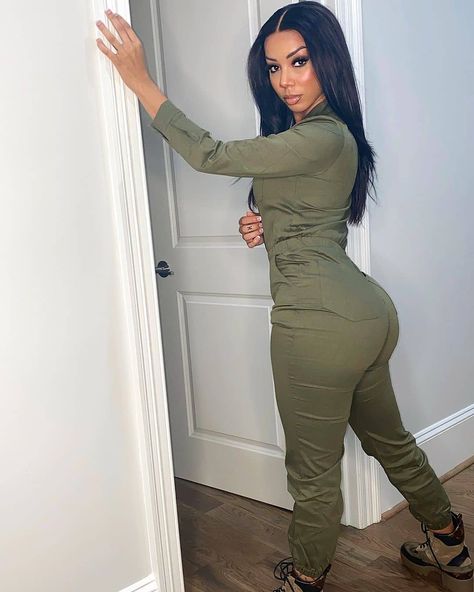 792 Likes, 23 Comments - 💓Extraordinary.Dimez (@extraordinary.dimez) on Instagram: “@bundleofbrittany” Brittany Renner, Olive Jumpsuit, Utility Jumpsuit, Aviators Women, Blue Neon, Green Jumpsuit, Jumpsuit Outfit, Jumpsuit Fashion, Womens Loungewear