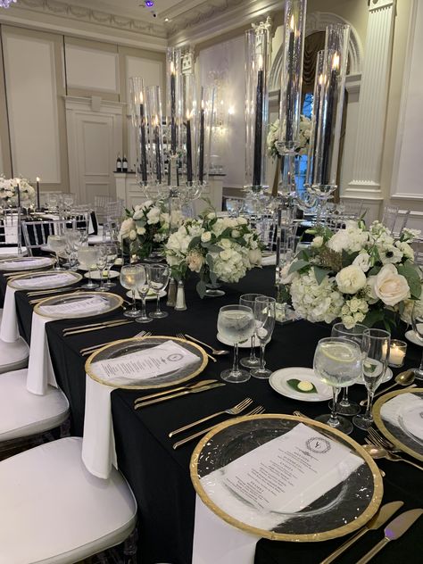 Black Tie Dinner Table Decor, Black White And Gold Wedding Reception Decor, Formal Gala Decor, Reception Black Tablecloths, Setting Dinner Table Decor, Dinner Table Decor Elegant Luxury, Black Table Cloth Decor Wedding Ideas, Black Gold Silver Table Decor, Gala Table Settings