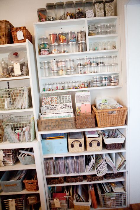 craft room Art Storage Ideas, Scrapbook Room Organization, Dream Craft Room, Studio Organization, Scrapbook Room, Office Crafts, Art Storage, Craft Room Storage, Craft Room Office