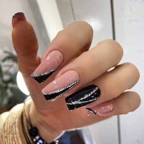 Black Nails With Glitter, Black Acrylic Nails, Fancy Nails Designs, Smink Inspiration, Fall Acrylic Nails, Short Acrylic Nails Designs, Coffin Nails Designs, Classy Nails, Pretty Acrylic Nails