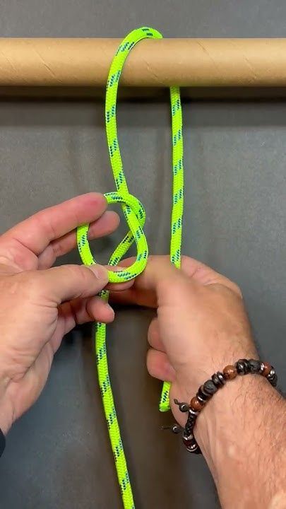 Bowline Knot Boat Knots How To Ties, Bowline Knot Tutorial, Hammock Knots, Animated Knots, Climbing Knots, Sailing Knots, Bowline Knot, Paracord Bracelet Designs, Camping Knots