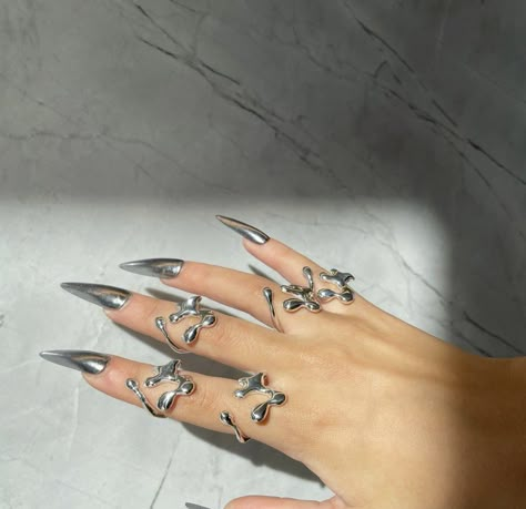 Dope Jewelry, Silver Nails, Funky Jewelry, Manicure Y Pedicure, Cartier Love Bracelet, Dream Jewelry, Jewelry Inspo, How To Do Nails, Bling Bling