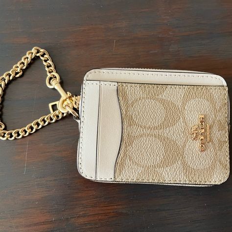 Coach Zip Card Case Coach Zip Card Wallet, Coach Zip Card Case Aesthetic, Small Coach Wallet, Cute Coach Wallet, Zip Card Case Coach, Coach Card Case, Coach Wallet Aesthetic, Coach Wallets For Women, Coach Keychain Wallet