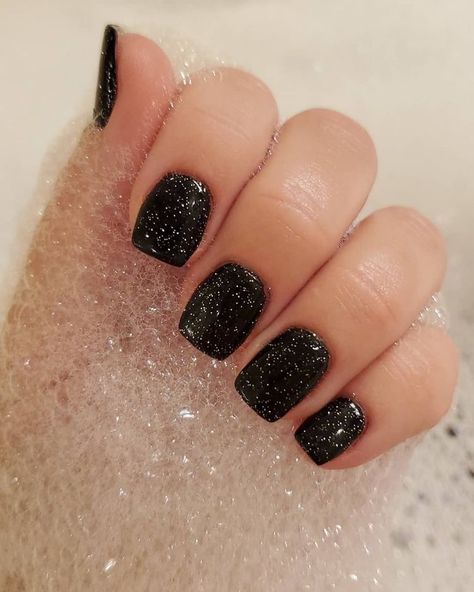 Pedicure Azul, Nails Sparkly, Revel Nail Dip Powder, Black Nails With Glitter, Revel Nail, Black Nail Art, Dip Nails, Nail Dip, Black Nail Designs