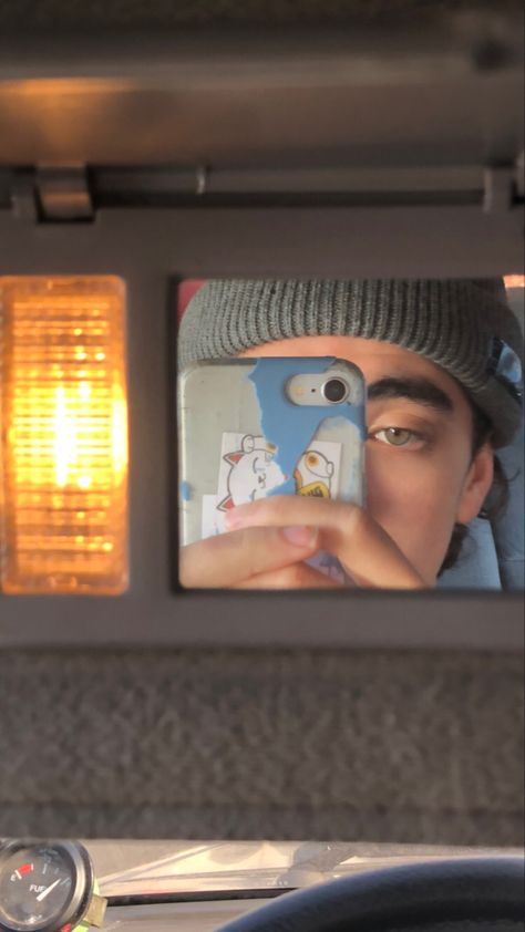 Um, mirror pic in the car? Car Mirror Pics, Poses Car, Car Mirror Selfie, Car Vanity Mirror, Bottle Cap Candles, Pics Inspo, Pics Ideas, Mirror Photo, Mirror Pic