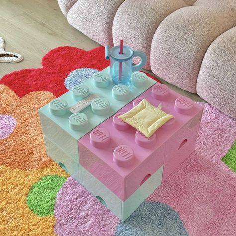 Lego Decorations Room, Lego Coffee Table, Lego Home Decor, Lego Shelves, Lego Decor, Table Lego, Weird Decor, Space Coffee, Lego Decorations