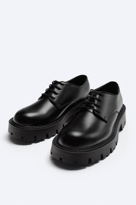 Chunky Shoes Outfit, Elegant Shoes Heels, Mens Business Casual Shoes, Black Shoes Men, Gentleman Shoes, Business Casual Shoes, Classy Shoes, Mia Shoes, Stylish Men Casual