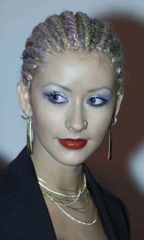 2000s Makeup Trends, 2000’s Makeup, 00s Makeup, Early 2000s Makeup, 2000 Makeup, 2000s Makeup Looks, Bold Eyeliner, Y2k Makeup, Cute Eyeshadow Looks